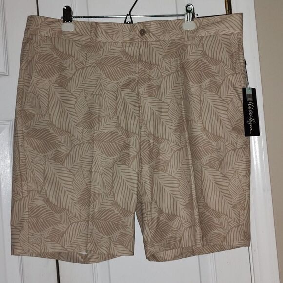 Walter Hagen Men's Perfect 11 Golf Shorts  Light Khaki Leaves Sz 40 NWT - Picture 1 of 8